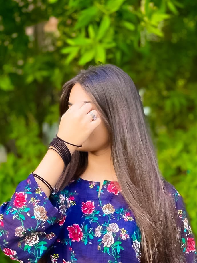 attitude girl dp for whatsapp hidden face​ hd