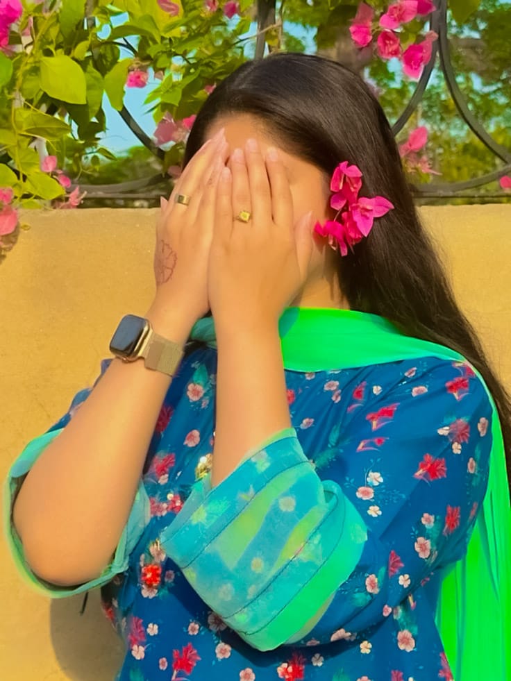 girls dp for insta hidden face​