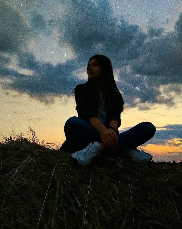 hidden face with cap dp for girls​