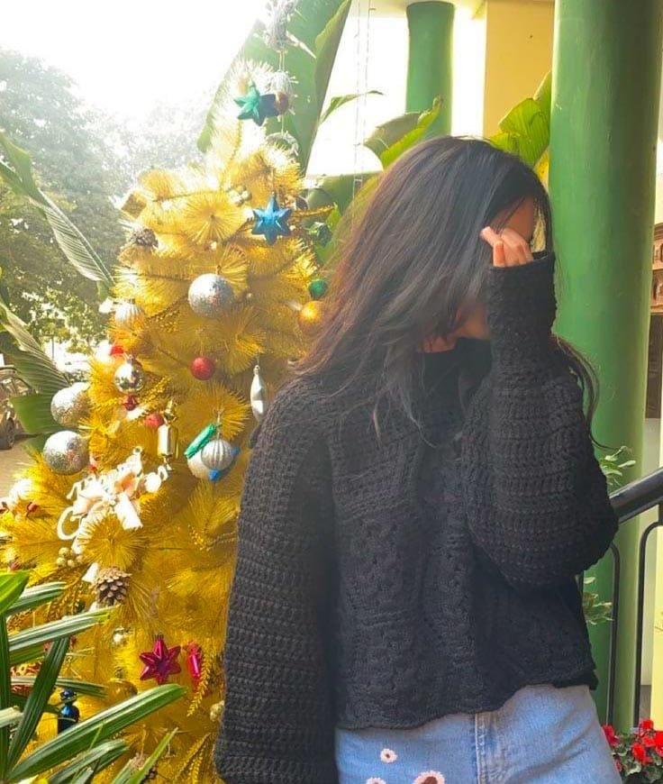 picture pose for girl in jeans​