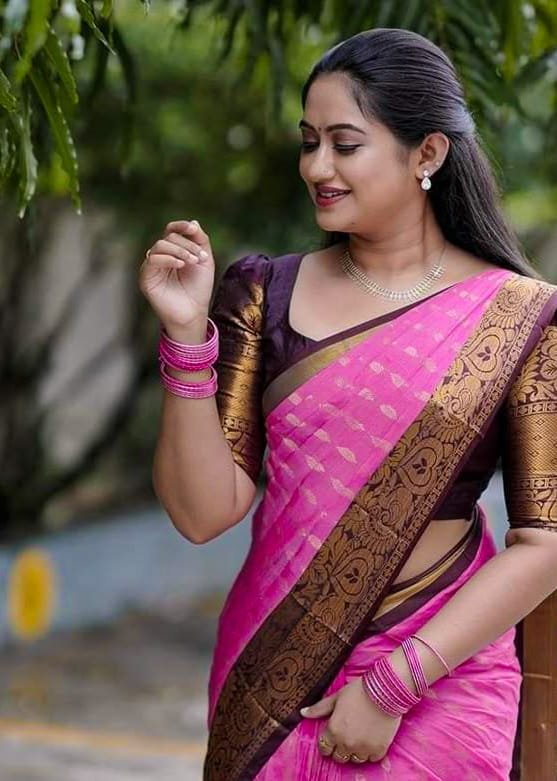 Ladies Profile Pic 20