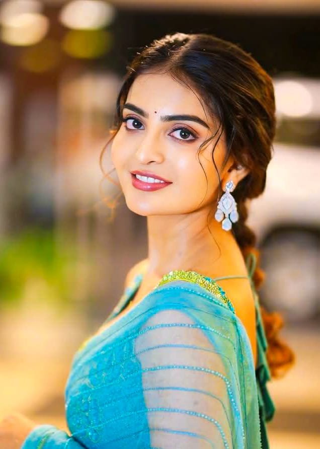 Ladies Profile Pic 26