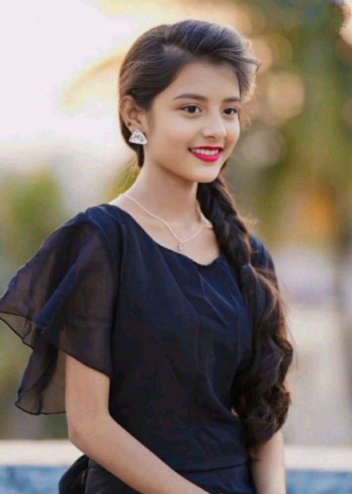 Ladies Profile Pic Ladies Profile Pic 33